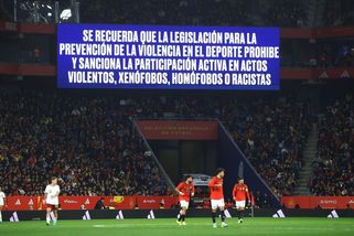 Absolutní znechucení. Trenér španělských fotbalistů odsoudil rasistické chování fanoušků - Sport.cz